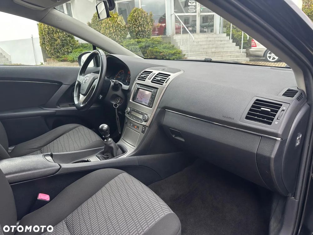 Toyota Avensis Touring Sports 1.8 Comfort - 10