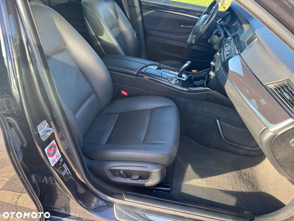 BMW Seria 5 520d xDrive Luxury Line - 32