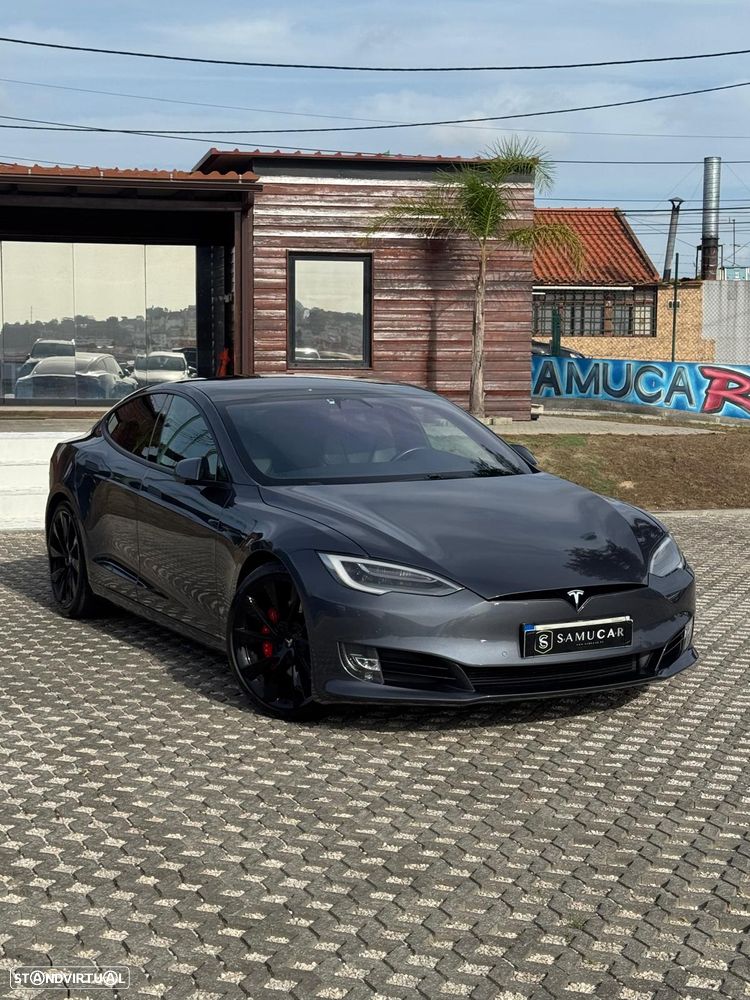 Tesla Model S Performance - 27