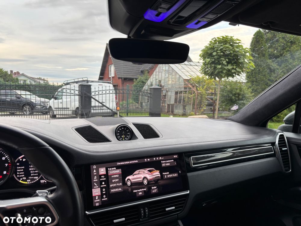 Porsche Cayenne - 9