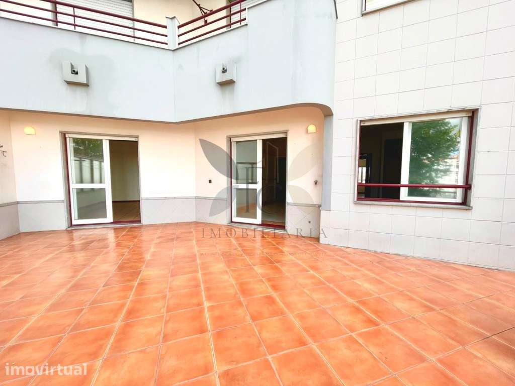 T2 com Terraço e Garagem no Centro de Setúbal - Grande imagem: 3/27