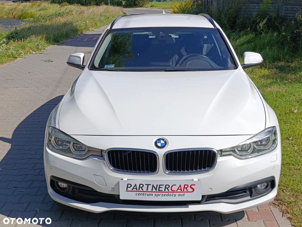 BMW 3 Series 2018 photo 3