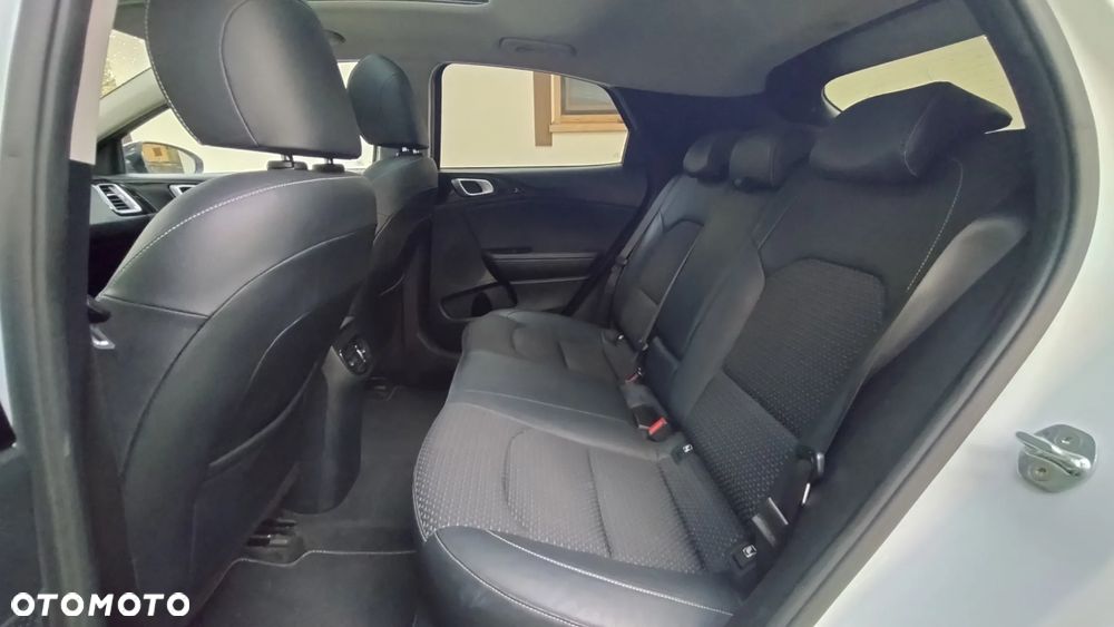 Kia XCeed 1.5 T-GDI L Business Line DCT - 24