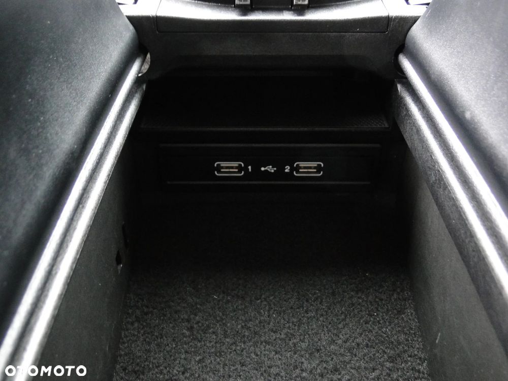 Mercedes-Benz Klasa C 200 7G-TRONIC Exclusive - 15