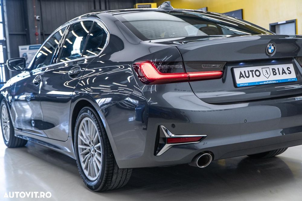 BMW Seria 3 318i Aut. Sport Line - 32