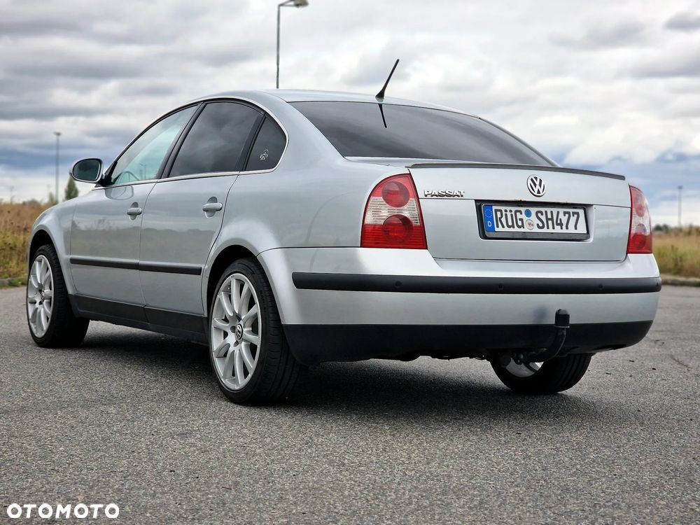Volkswagen Passat 1.6 Exclusive - 18