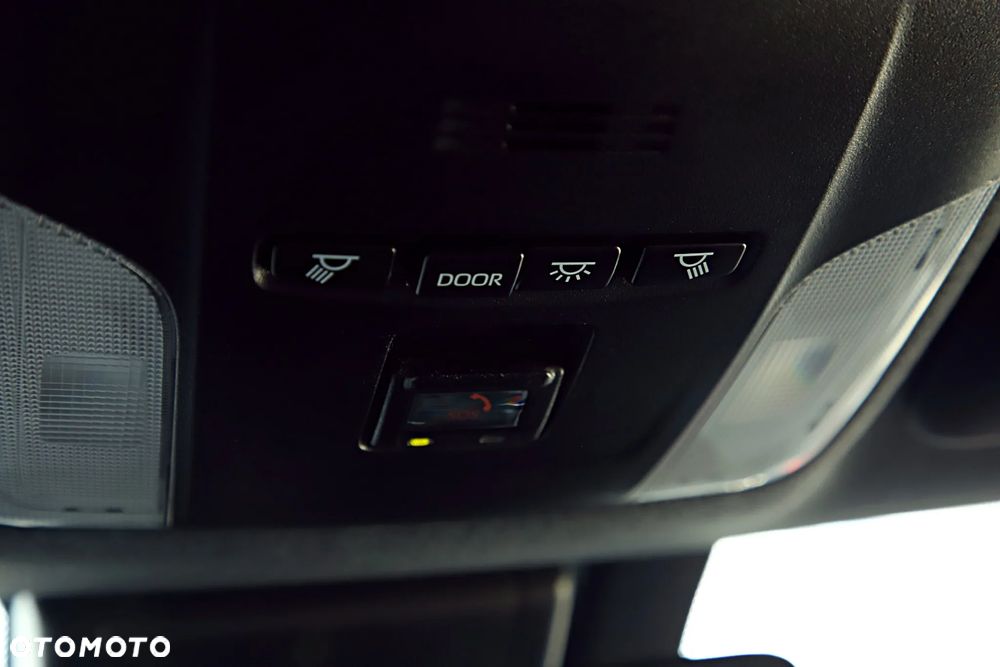 Toyota Corolla 2.0 Hybrid Executive - 32