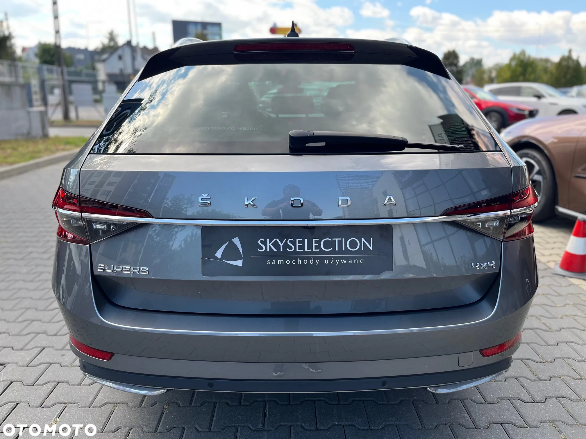 Skoda Superb 2.0 TDI SCR 4x4 L&K DSG - 8