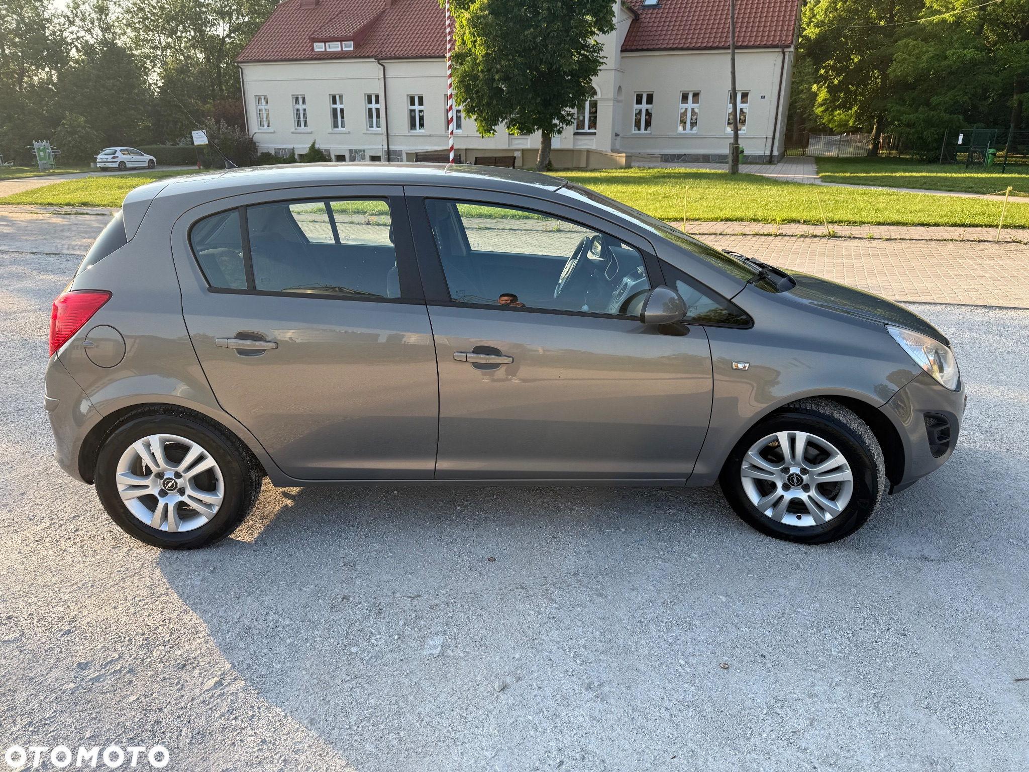 Opel Corsa 1.2 16V Essentia - 9