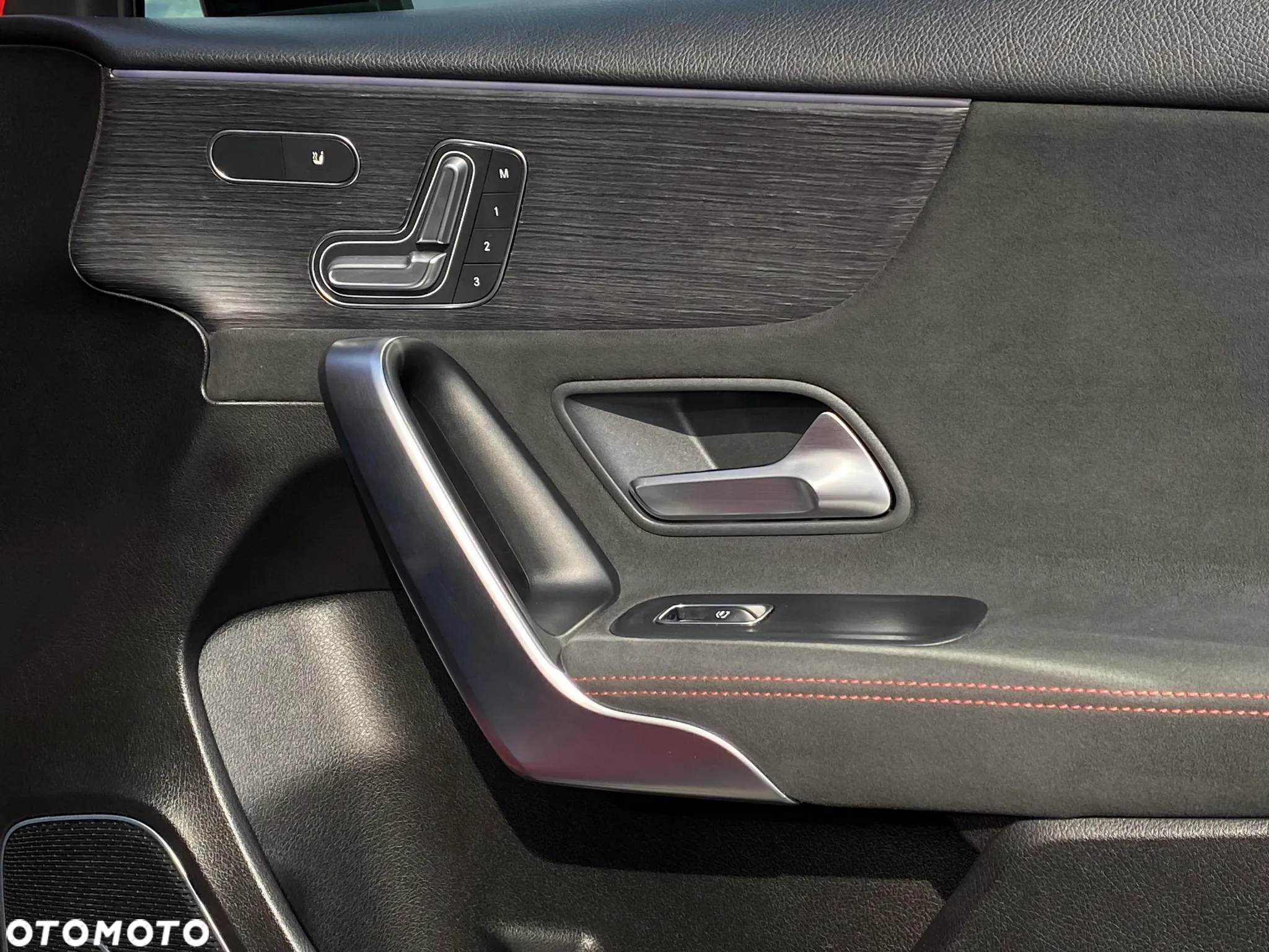 Mercedes-Benz Klasa A 200 AMG Line 7G-DCT - 39