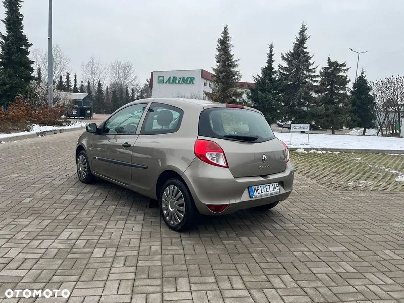 Renault Clio 1.2 16V Arctica - 13