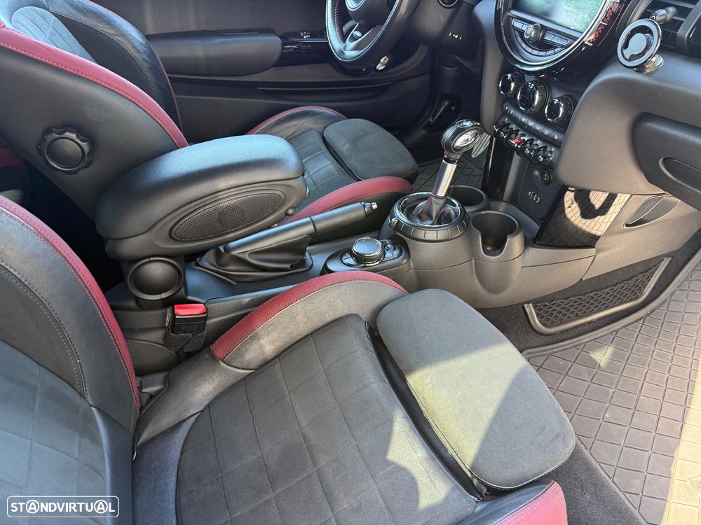 MINI 3 Portas John Cooper Works Aut. - 33