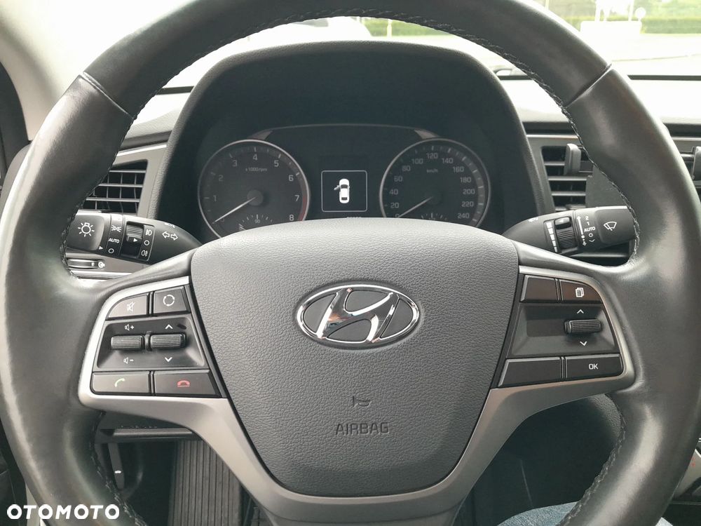 Hyundai Elantra 1.6 Comfort - 21