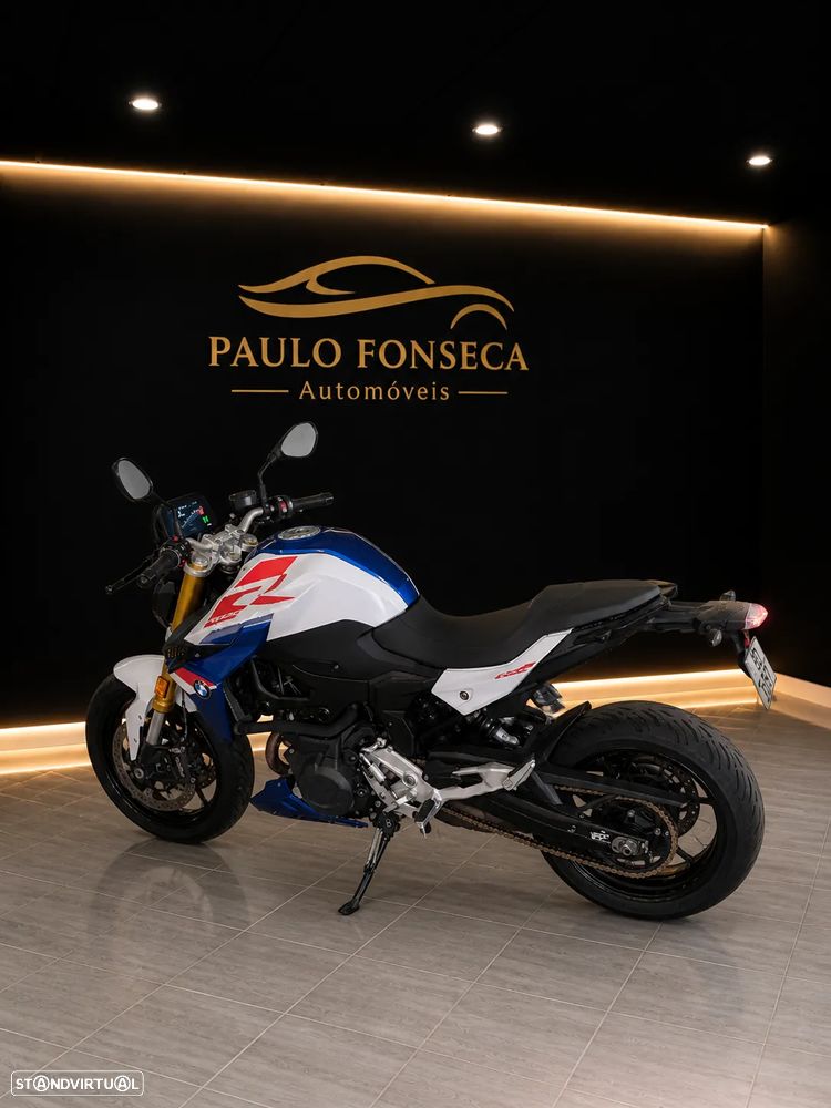 BMW F 900 R Tricolor - 6