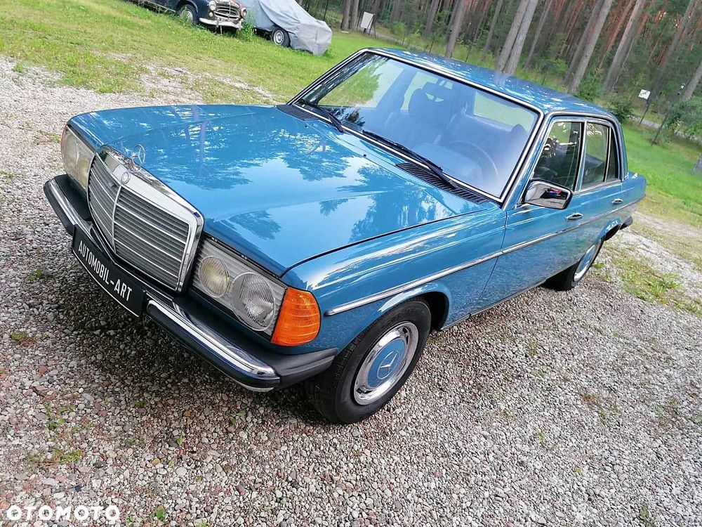 Mercedes-Benz W123 - 1