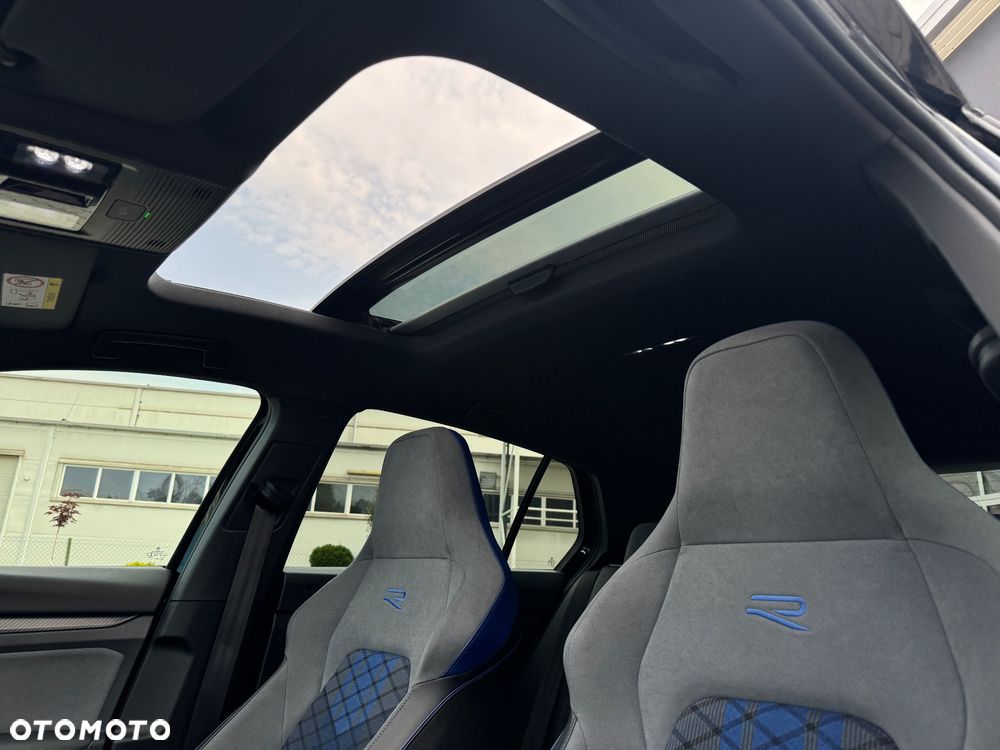 Volkswagen Golf - 18