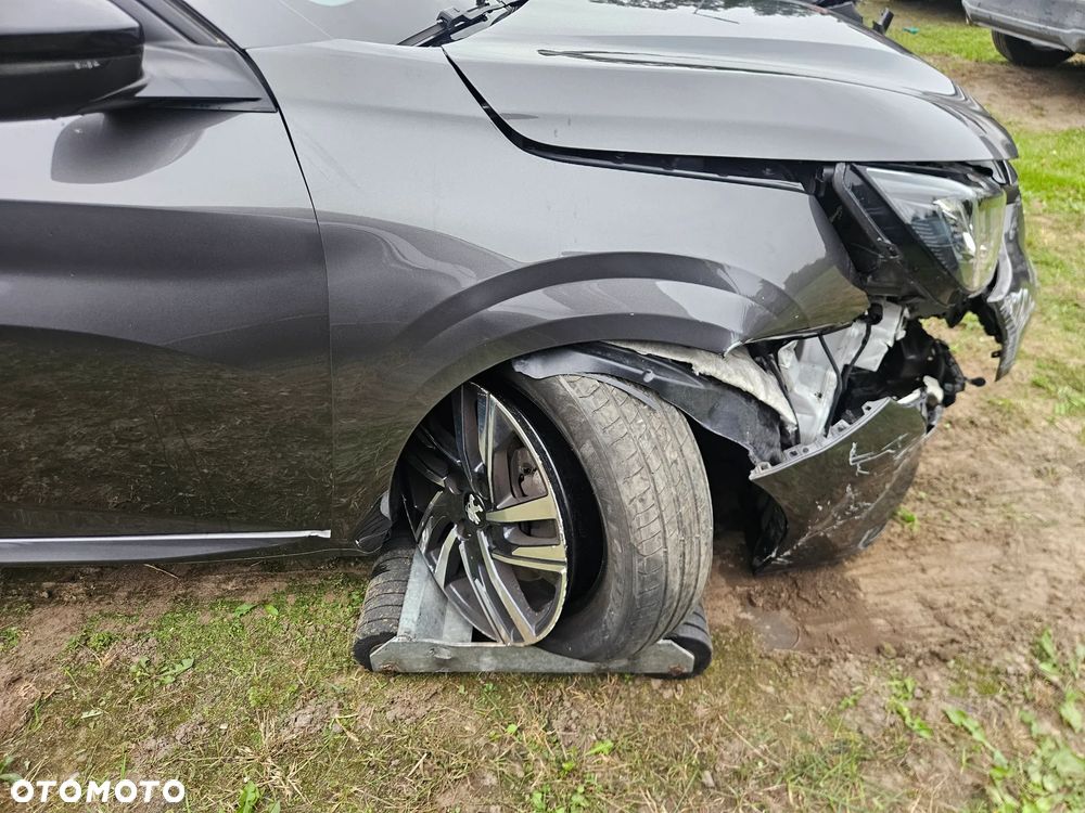 Peugeot 208 1.2 PureTech Allure S&S EAT8 - 8