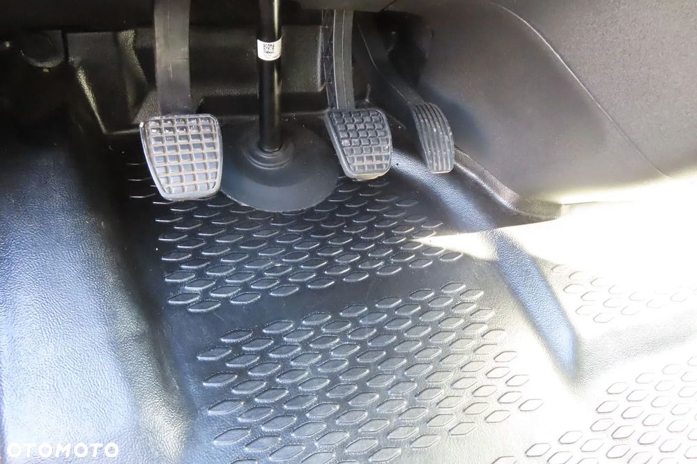 Iveco 3.0 Daily 35C16 kontener winda gwarancja - 11