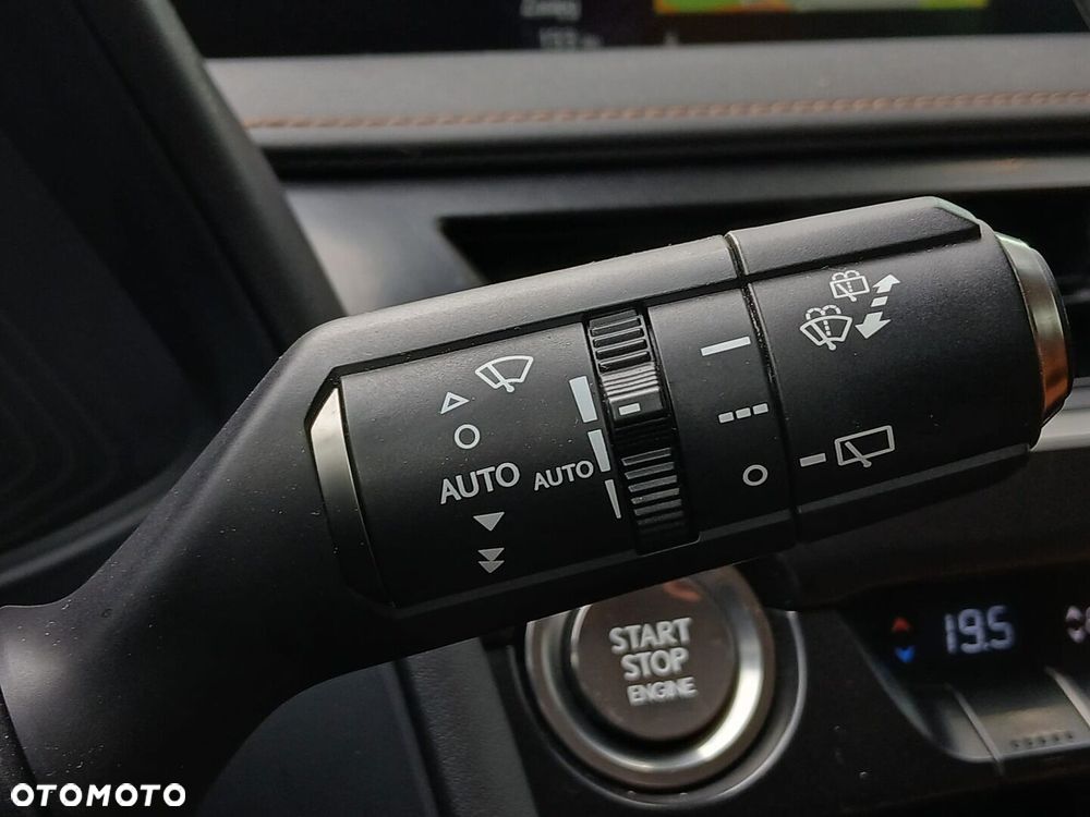 Lexus UX - 33