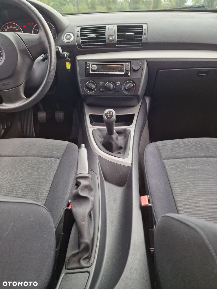 BMW Seria 1 116i - 21