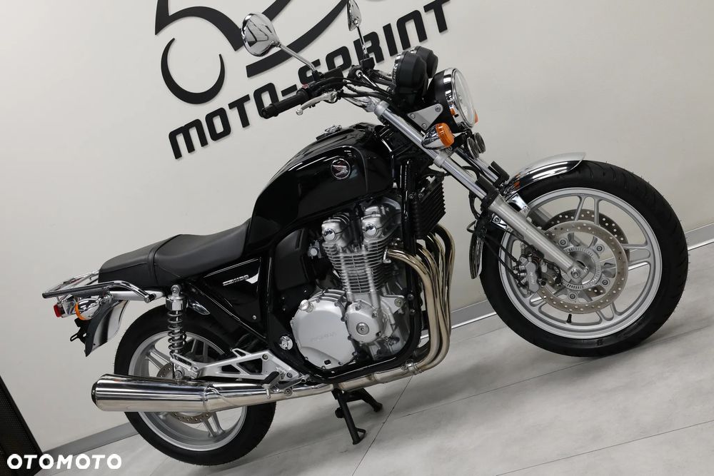 Honda CB - 8