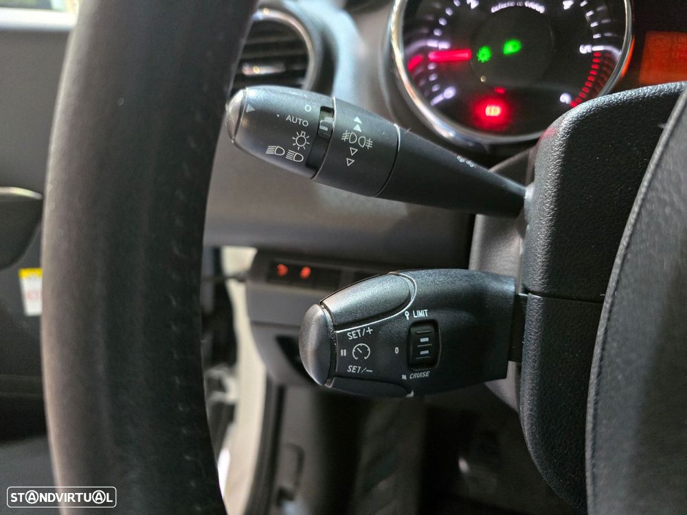 Peugeot 3008 1.6 BlueHDi Access - 11