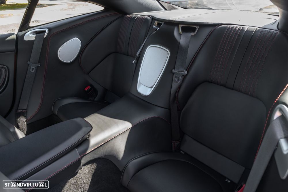 Aston Martin DB11 Coupé V12 AMR - 24