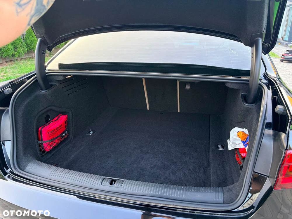 Audi A4 Limousine - 19