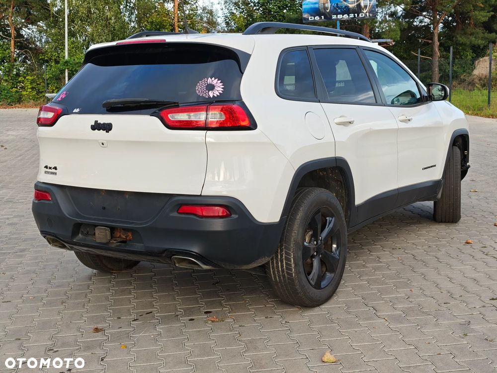 Jeep Cherokee - 4