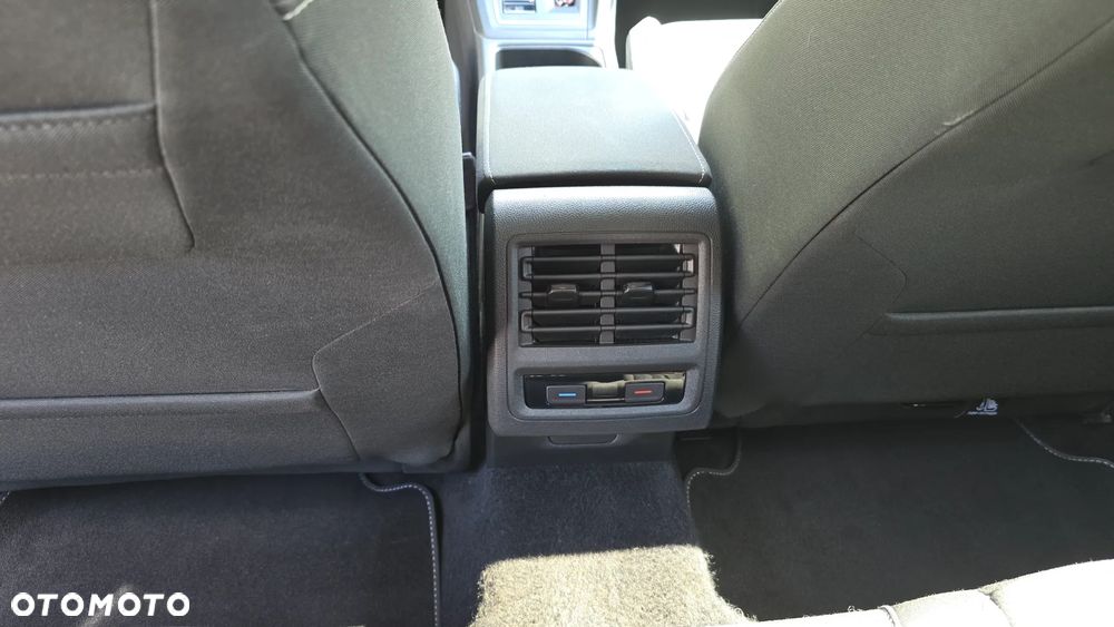 Volkswagen Golf VIII 1.5 eTSI EVO Style DSG - 11