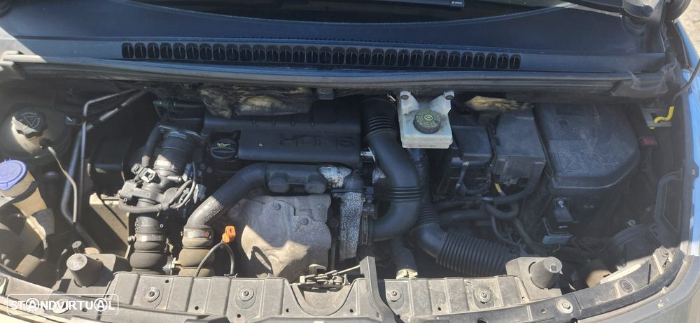 Peugeot 3008 1.6 HDi Premium - 12