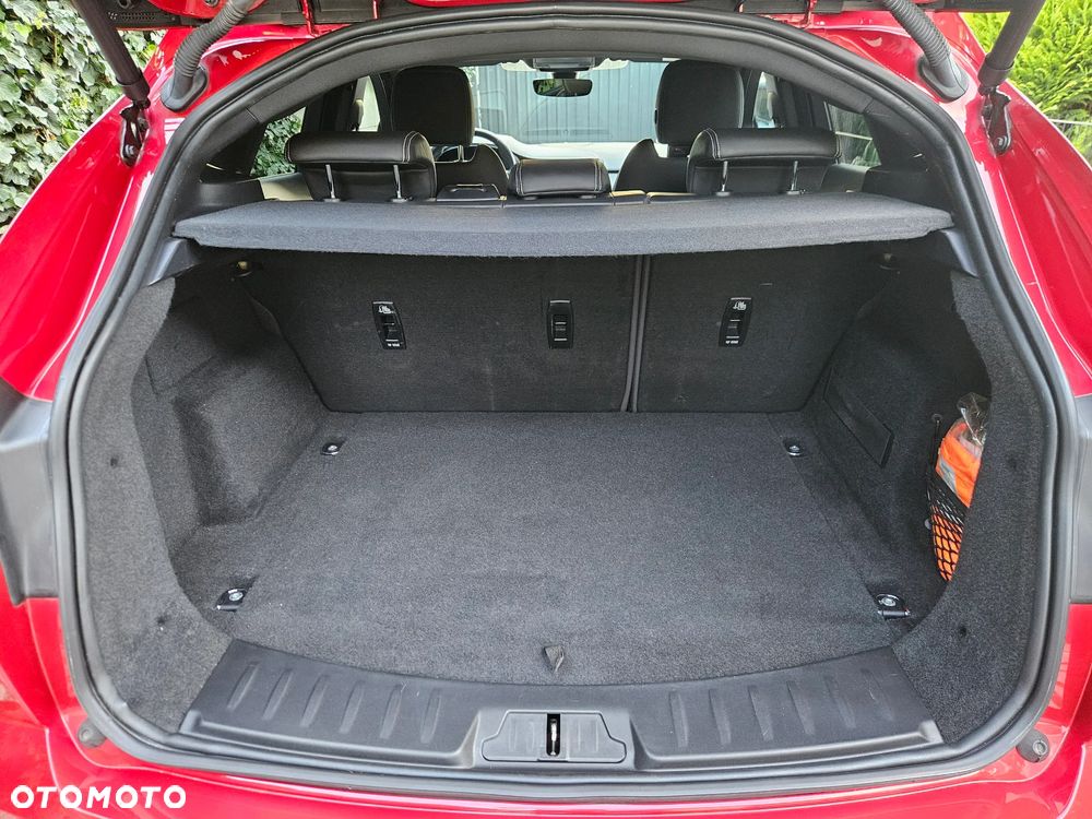 Jaguar E-Pace ver-d240-awd-r--dynamic-se - 30