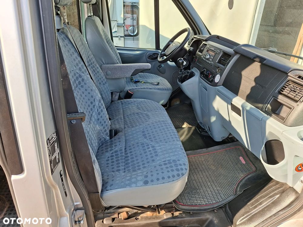 Ford Transit 300L - 11