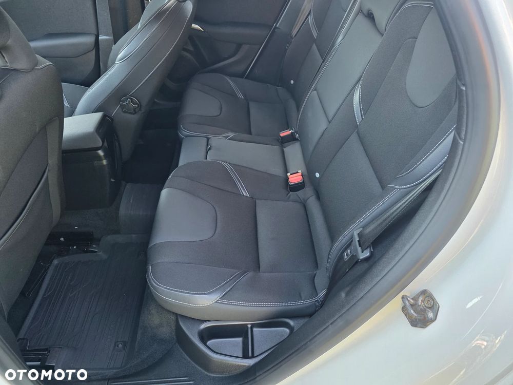 Volvo V40 D4 Geartronic RDesign - 20