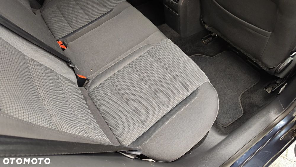 Volkswagen Golf 1.6 Comfortline - 27