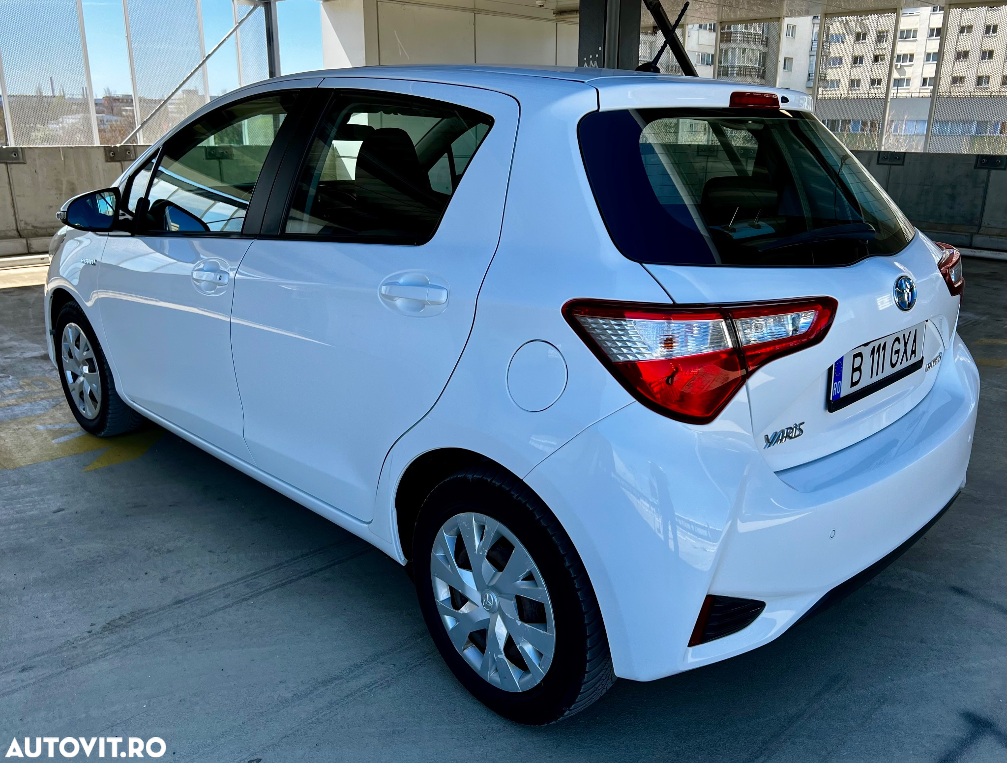 Toyota Yaris 1.5 VVT-i HSD Active - 4