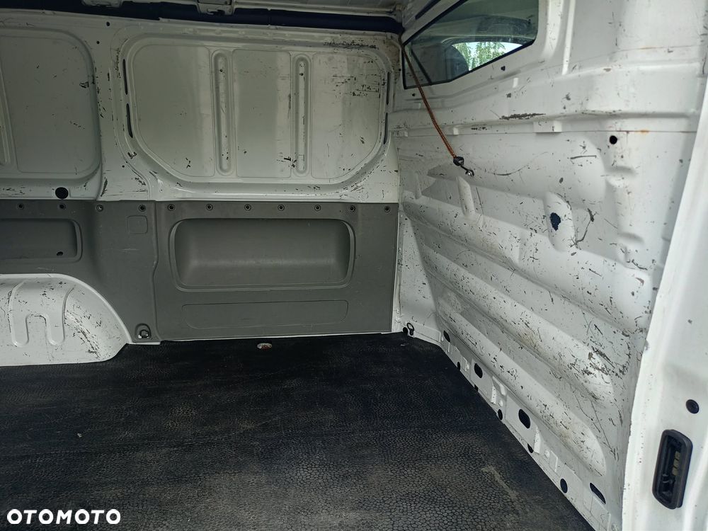 Renault Trafic - 15