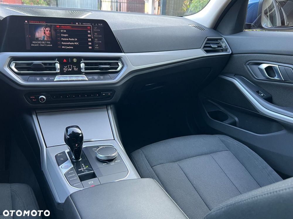 BMW Seria 3 316d MHEV Advantage - 23
