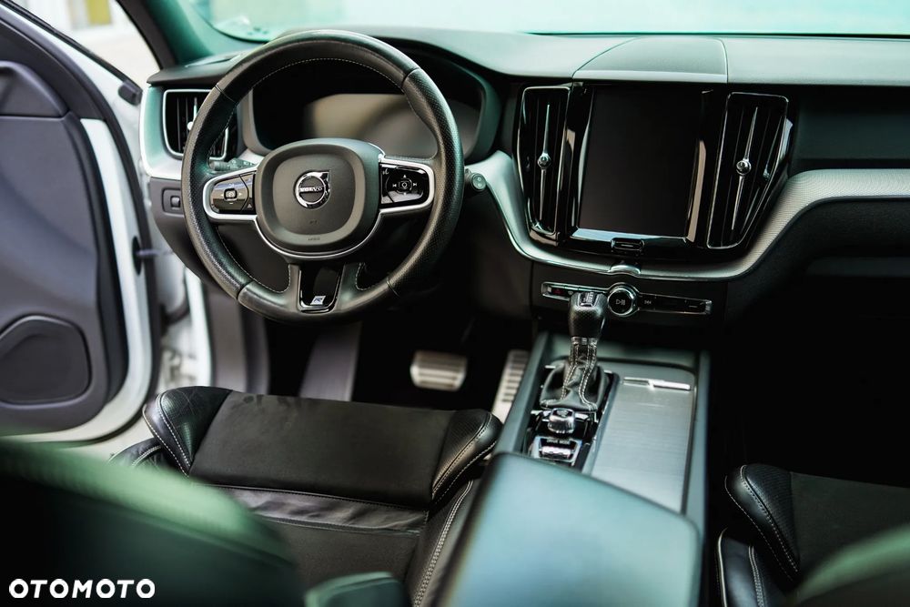 Volvo XC 60 T5 AWD Geartronic RDesign - 11