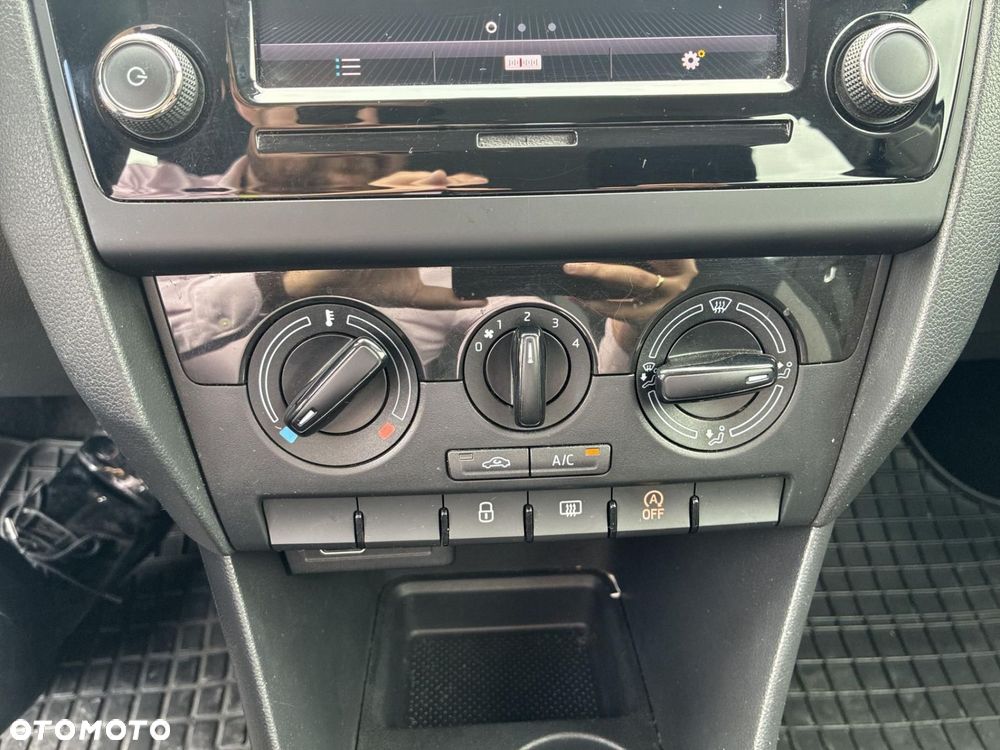 Skoda RAPID - 22