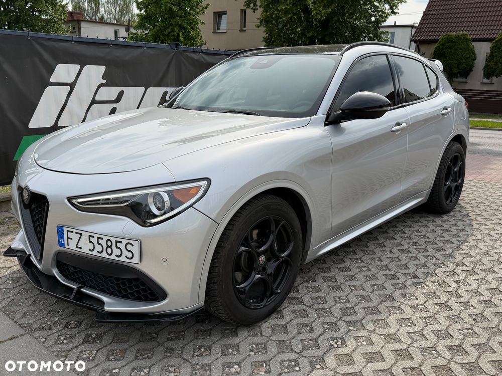 Alfa Romeo Stelvio 2.0 Turbo 16V AT8-Q4 Veloce - 1