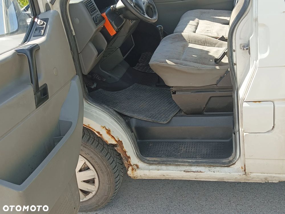 Volkswagen Transporter - 12