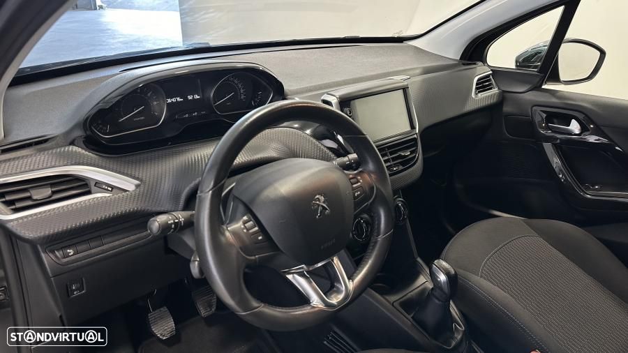 Peugeot 208 1.2 PureTech Style - 18