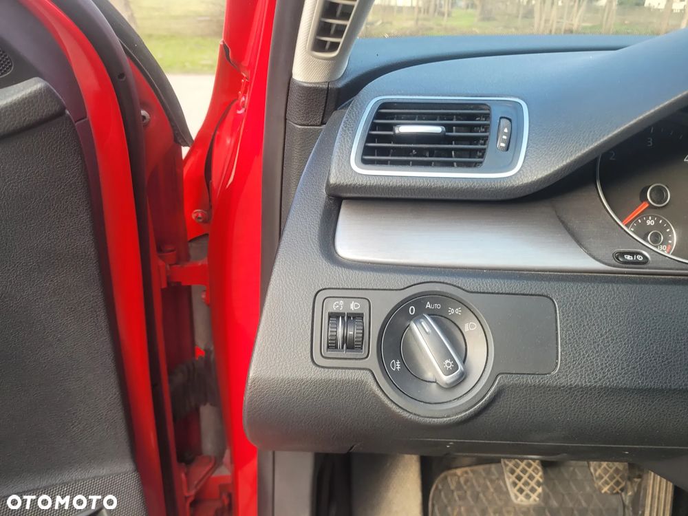 Volkswagen Passat - 11