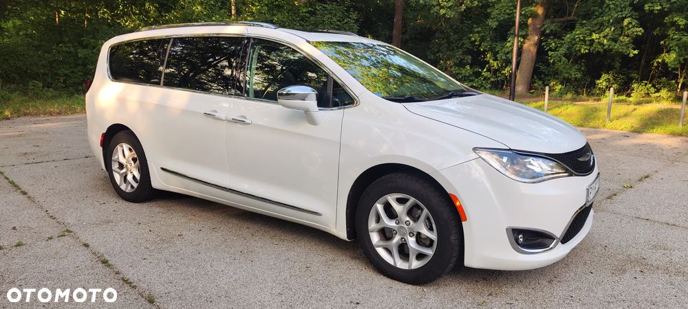 Chrysler Pacifica - 6