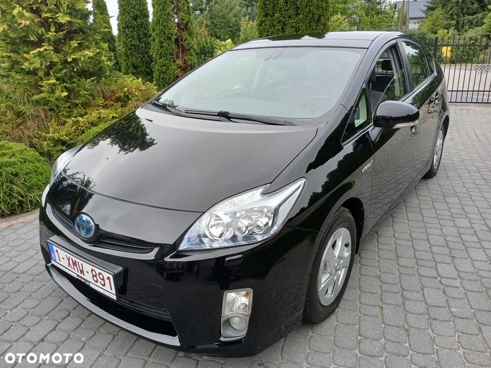 Toyota Prius (Hybrid) Executive - 8