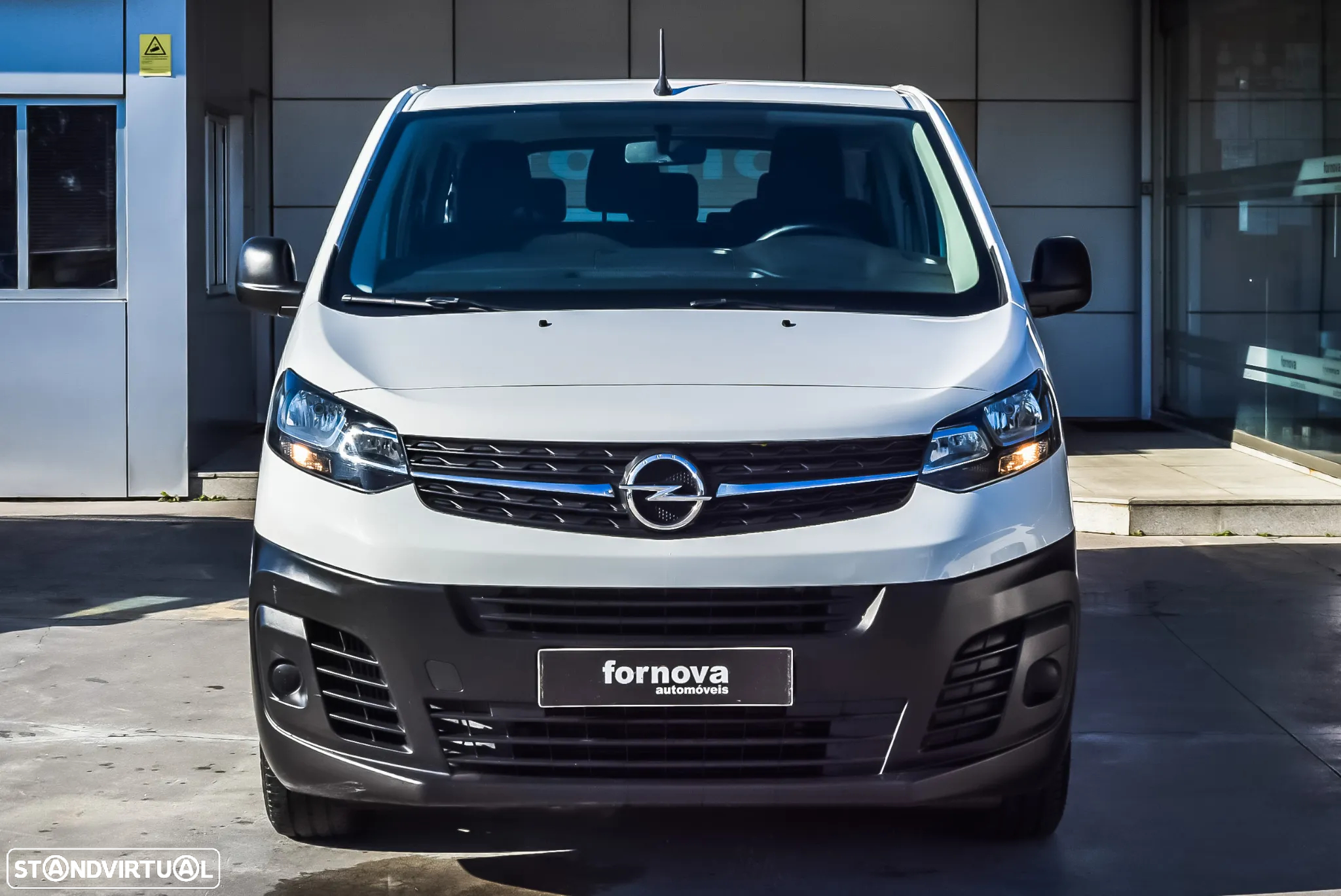 Opel Vivaro 1.5 CDTi L2H1 Essentia Inc - 3