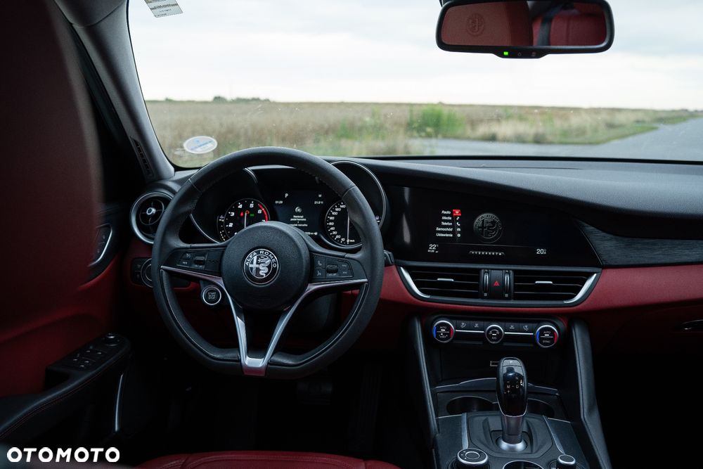 Alfa Romeo Giulia 2.0 Turbo 16V AT8 Veloce Ti - 10