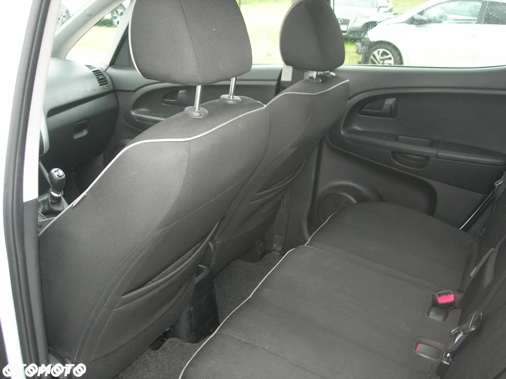 Kia Venga - 18