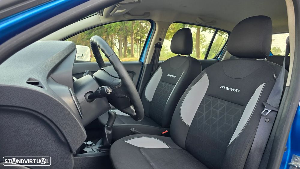 Dacia Sandero 0.9 TCe Stepway - 32